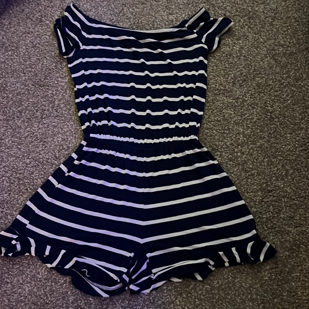 Off the shoulder summer romper<3